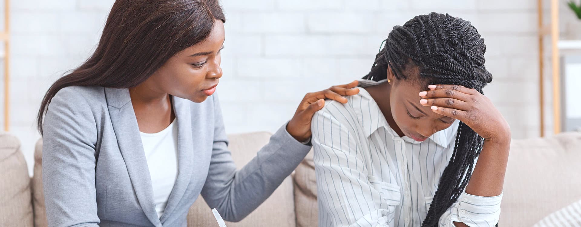 african consultant doing counseling to her patient